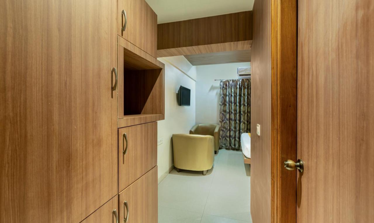 Itsy Hotels Hiland Suites Bangalore Exterior foto